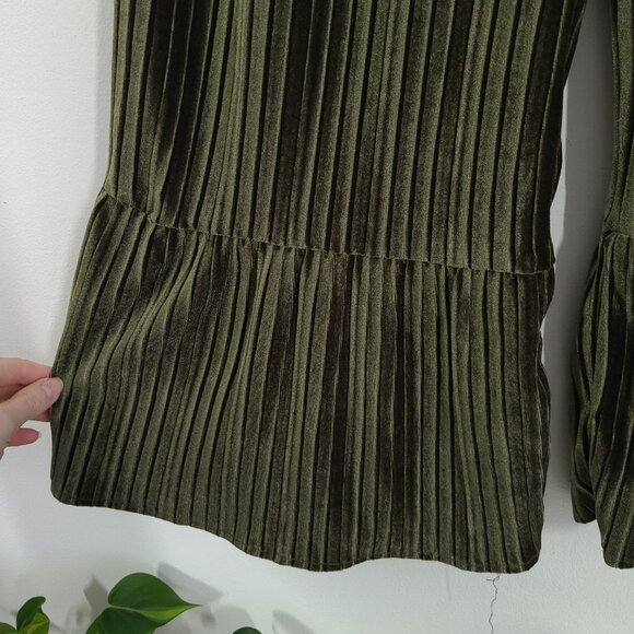 Umgee Green Pleated Velvet Wide Leg Pants - Picture 2 of 5